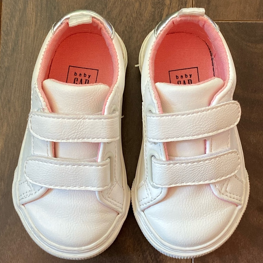 Baby Gap Baby/Toddler Girl White Sneakers👟